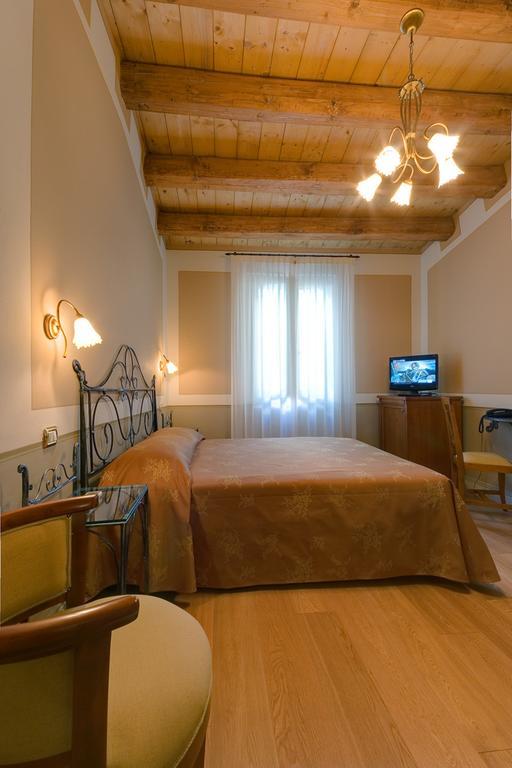 Bed and Breakfast Il Vicolo Relais Сіроло Номер фото